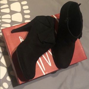 Black impo heeled booties